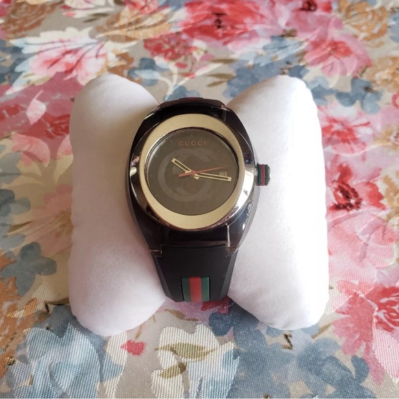 New Gucci Sync XXL 46mm YA137101 Black Rubber Band Black Dial Unisex Watch - Picture 8 of 8